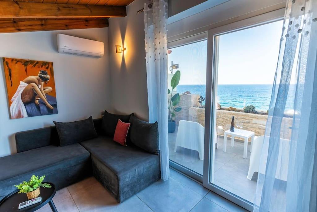 Zefyros Suite , Seafront Retreat ! Pánormosz Kültér fotó