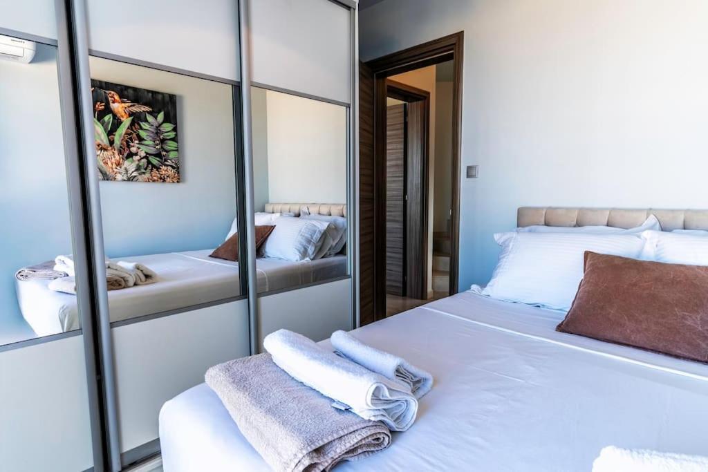 Zefyros Suite , Seafront Retreat ! Pánormosz Kültér fotó