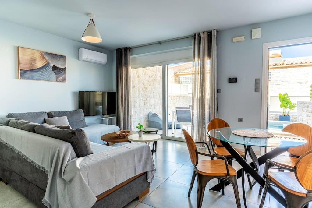 Zefyros Suite , Seafront Retreat ! Pánormosz Kültér fotó